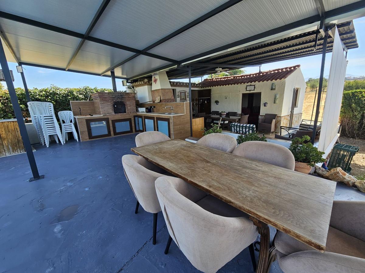 Villa for Sale in Coín