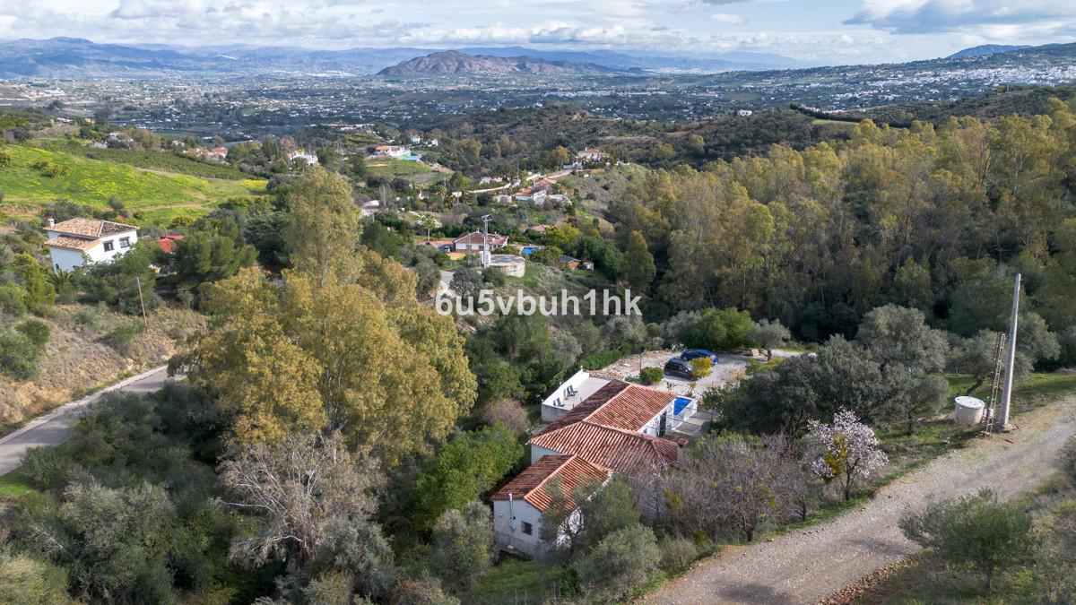 Villa for Sale in Alhaurín el Grande