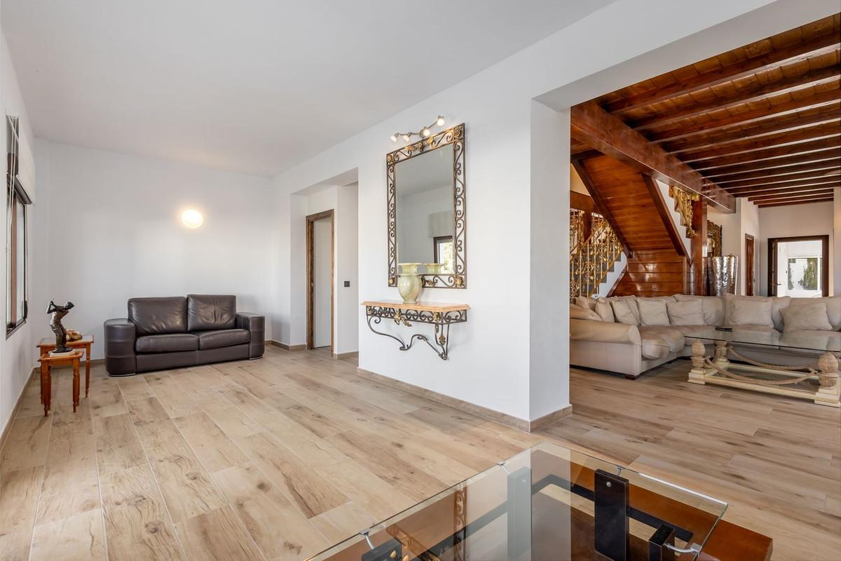 Villa for Sale in Alhaurín el Grande