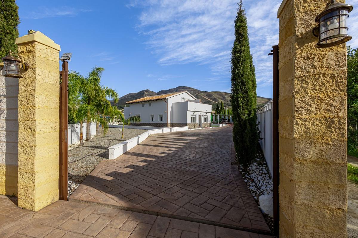 Villa for Sale in Alhaurín el Grande