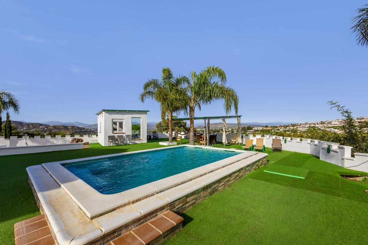 Villa for Sale in Alhaurín el Grande
