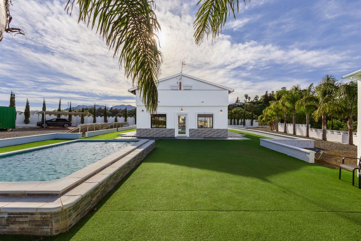 Villa for Sale in Alhaurín el Grande