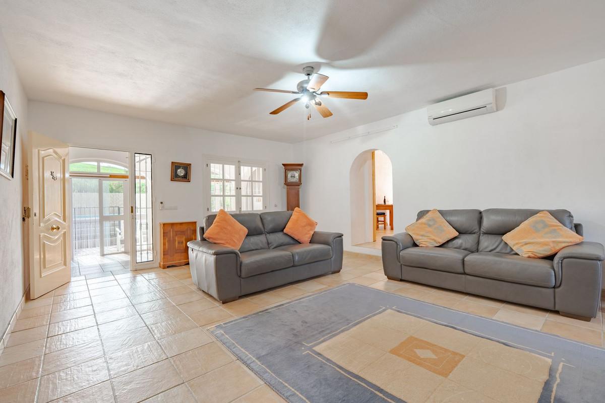Villa for Sale in Coín