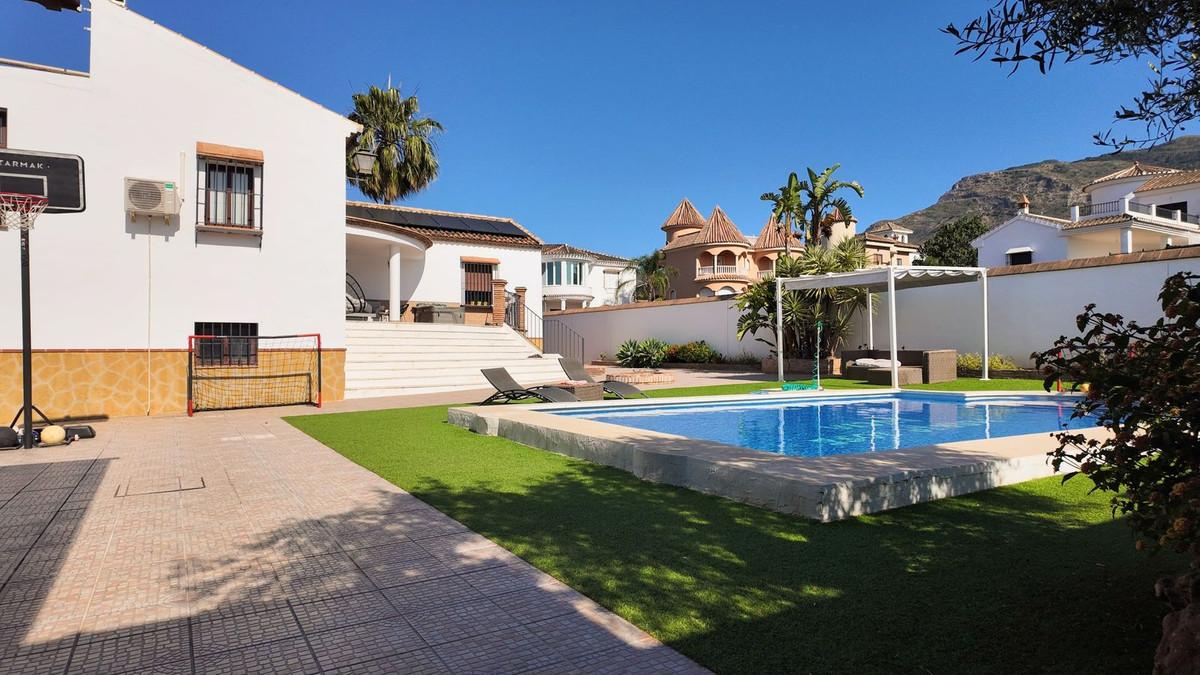 Villa en Venta en Alhaurín el Grande