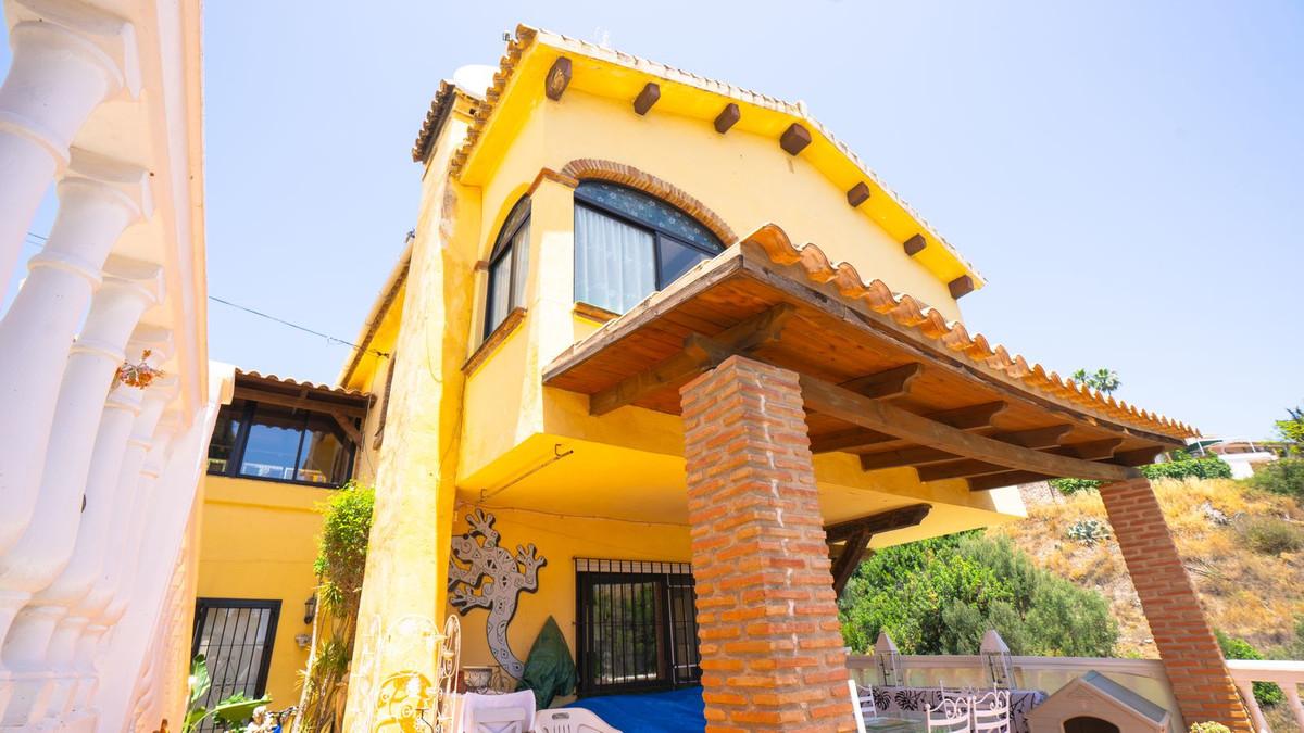 Villa for Sale in Fuengirola