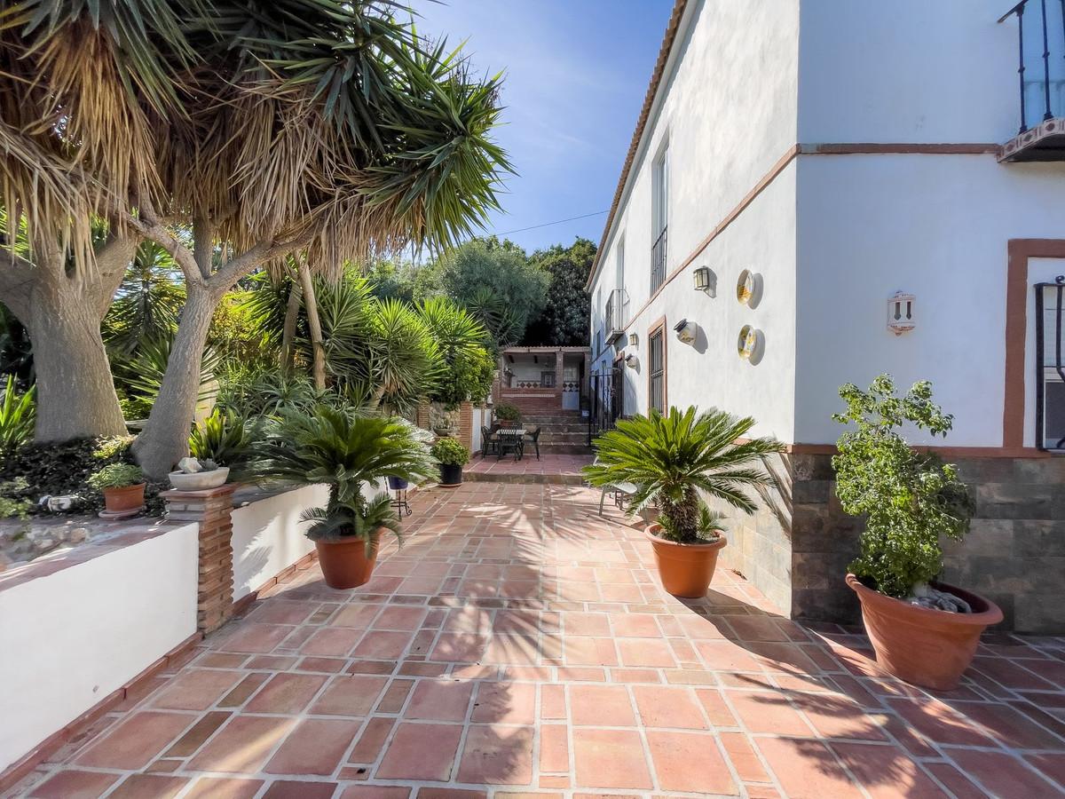 Apartment for Sale in Coín