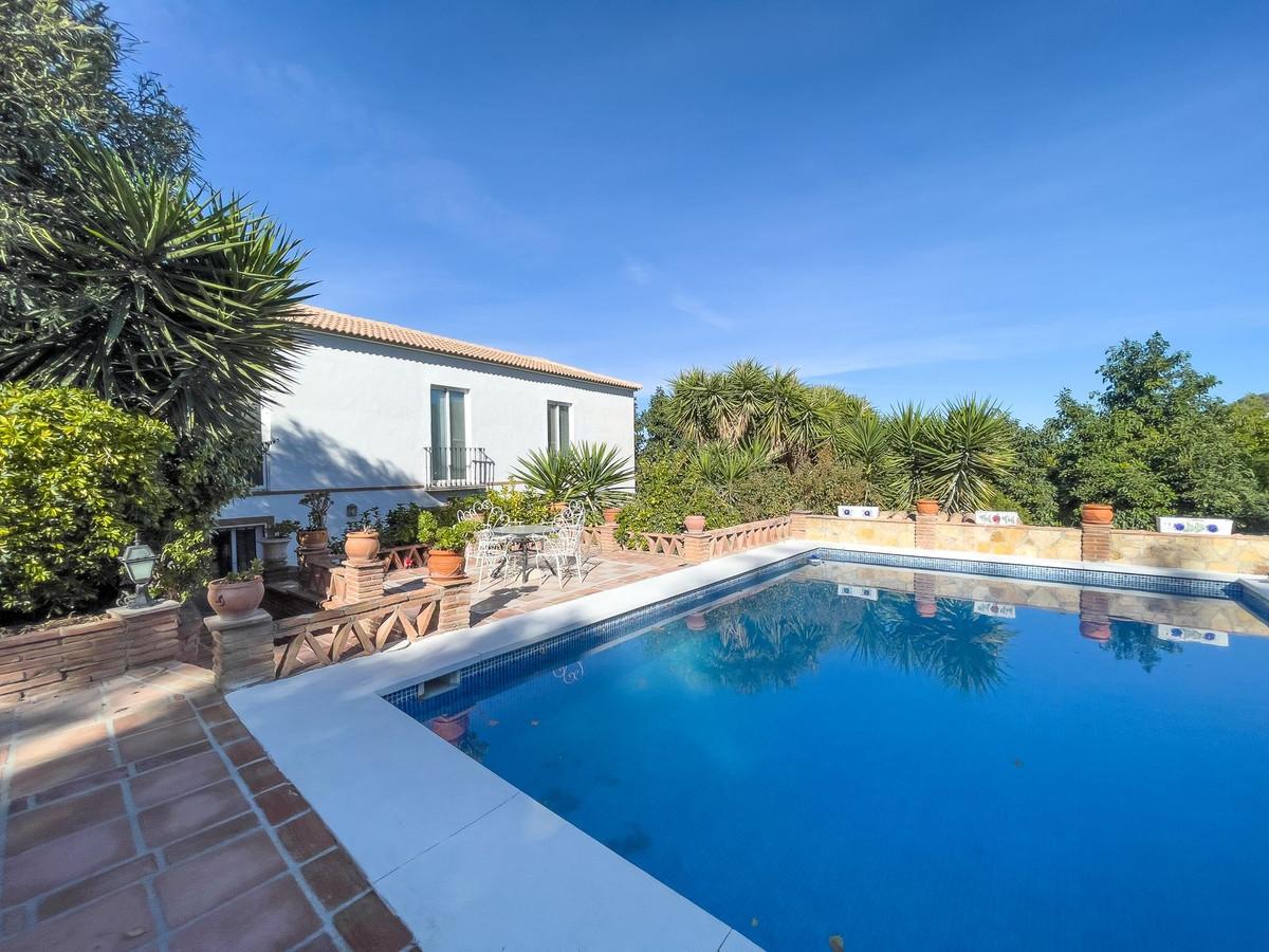 Apartment for Sale in Coín