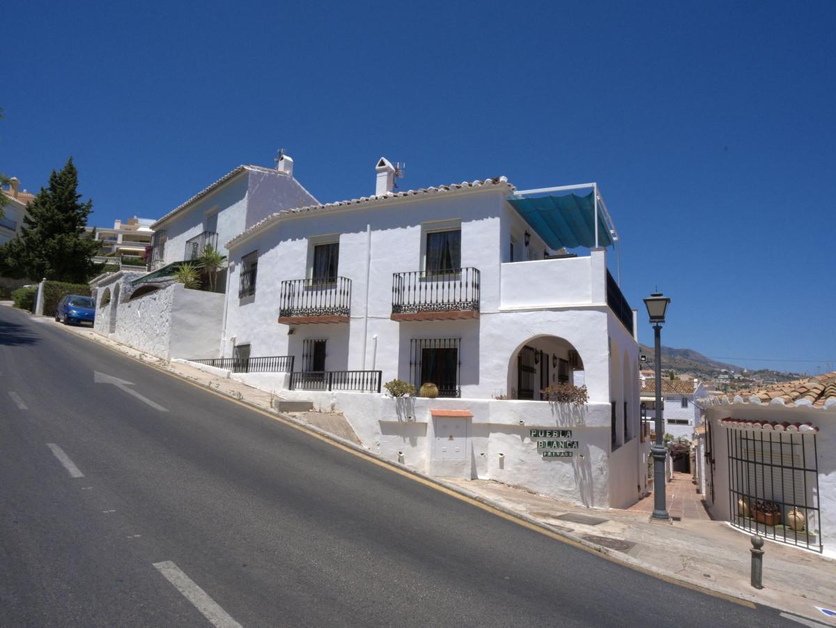 Villa for Sale in Fuengirola