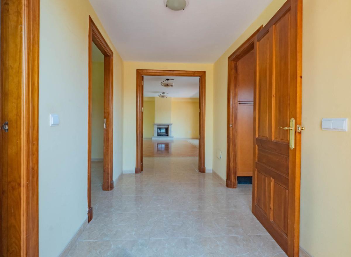 Villa for Sale in Coín