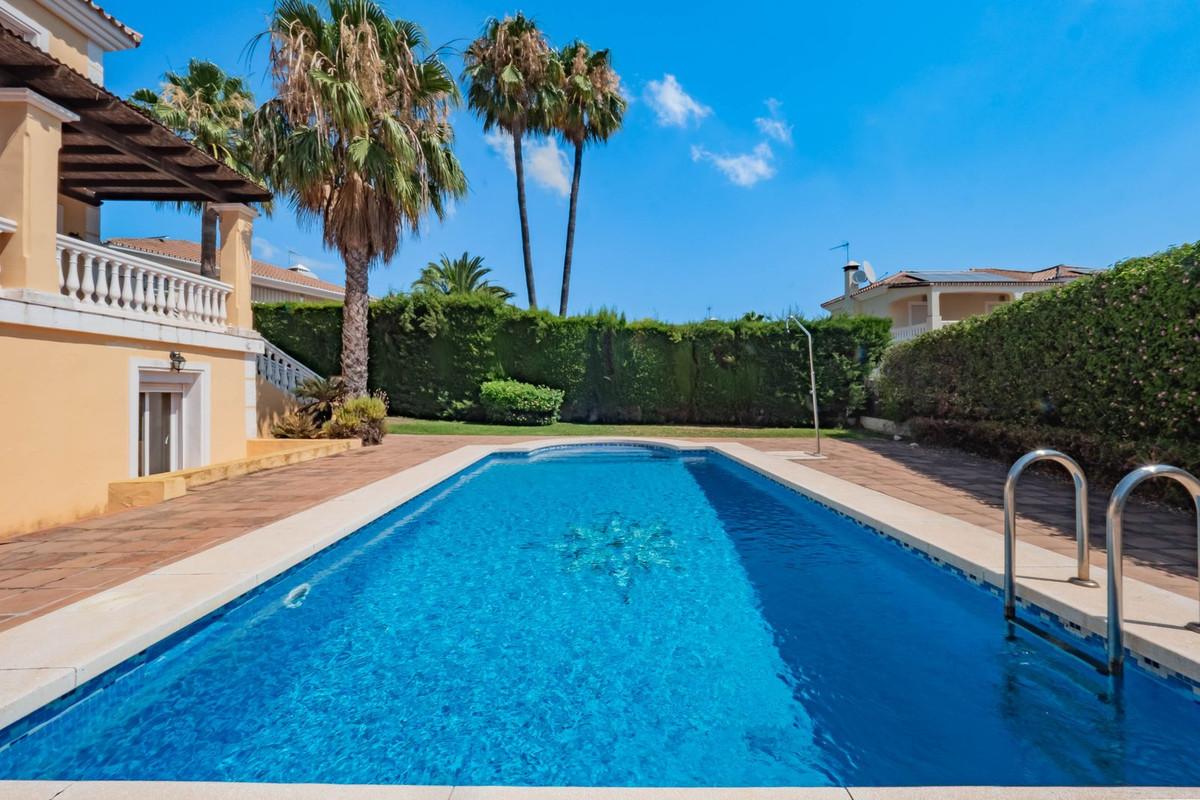 Villa for Sale in Coín