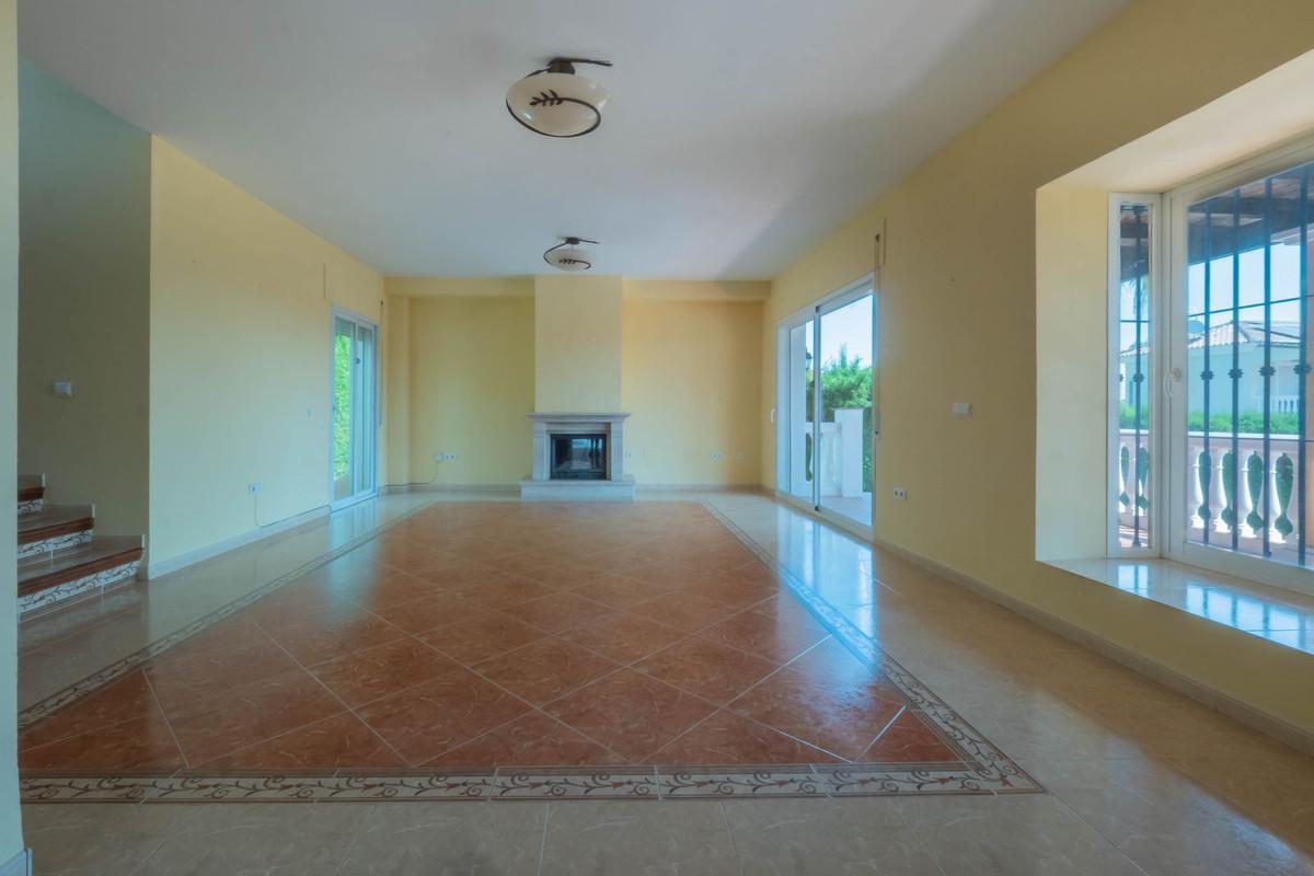 Villa for Sale in Coín