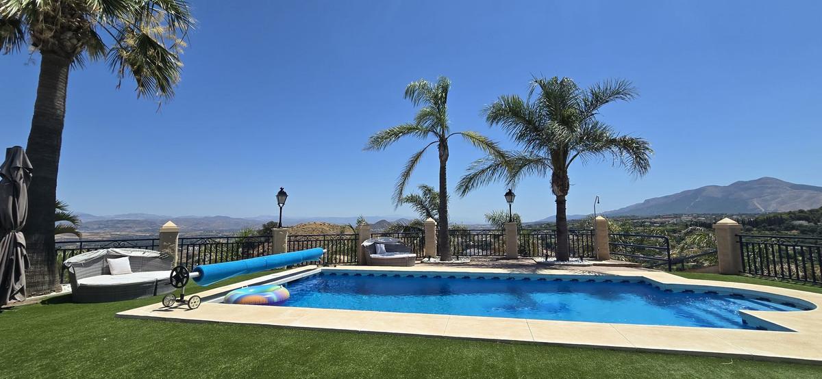 Apartment for Sale in Coín