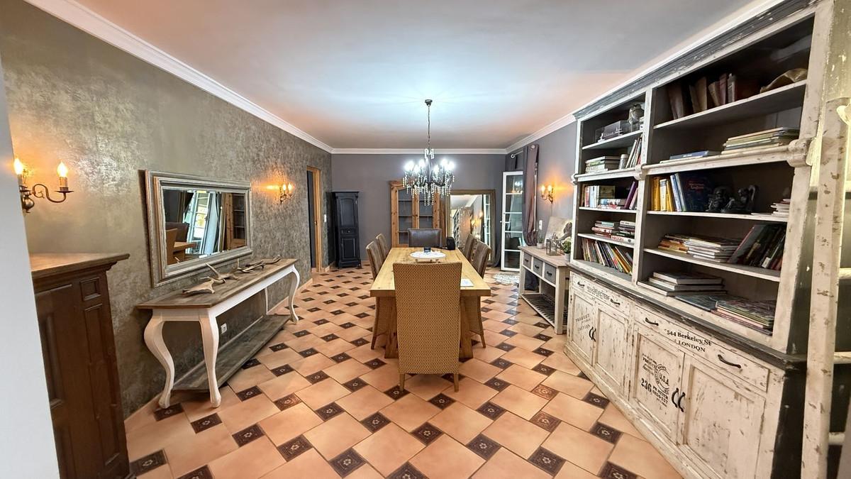 Apartment for Sale in Coín