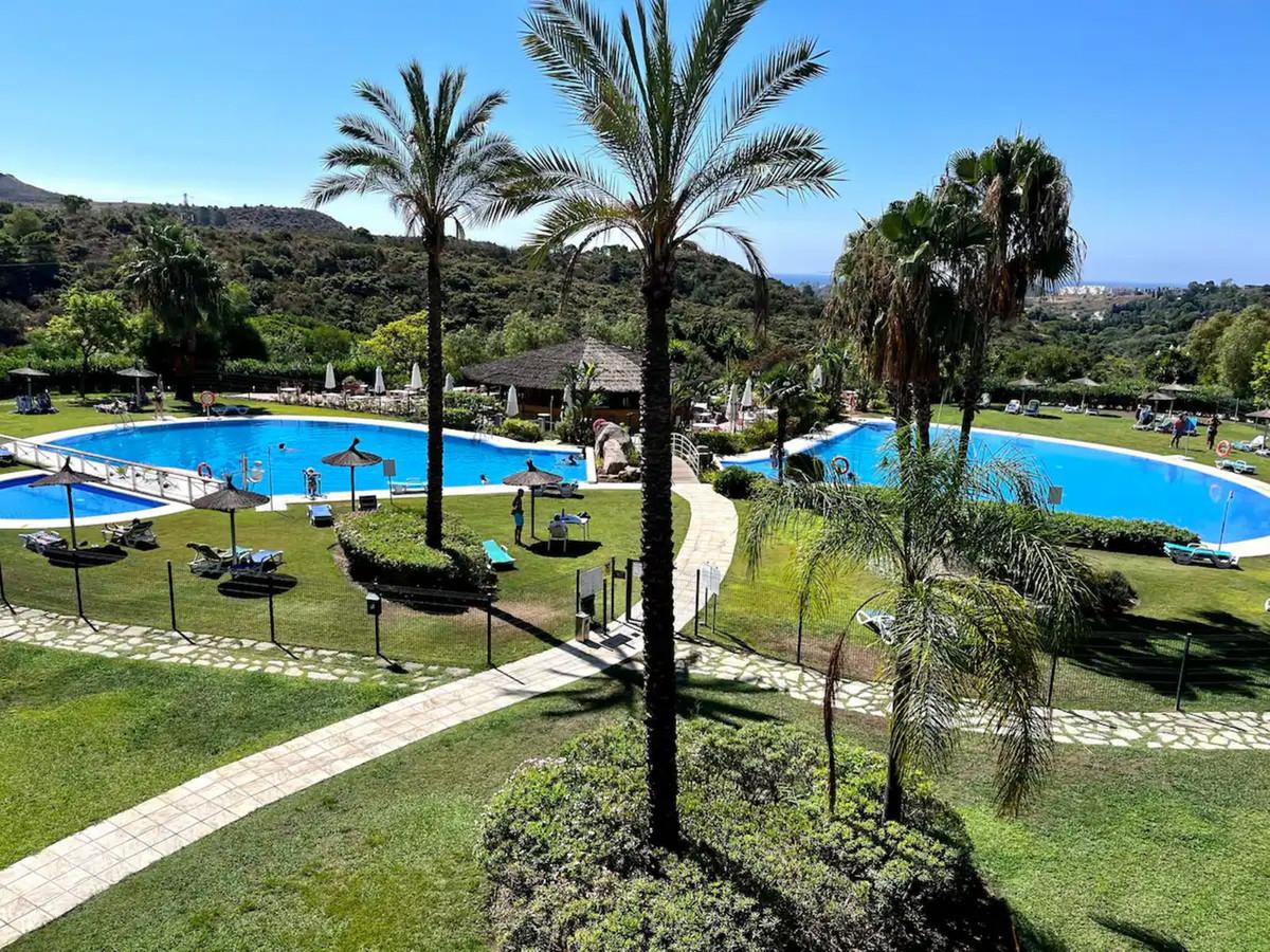 Apartment for Sale in Benahavís