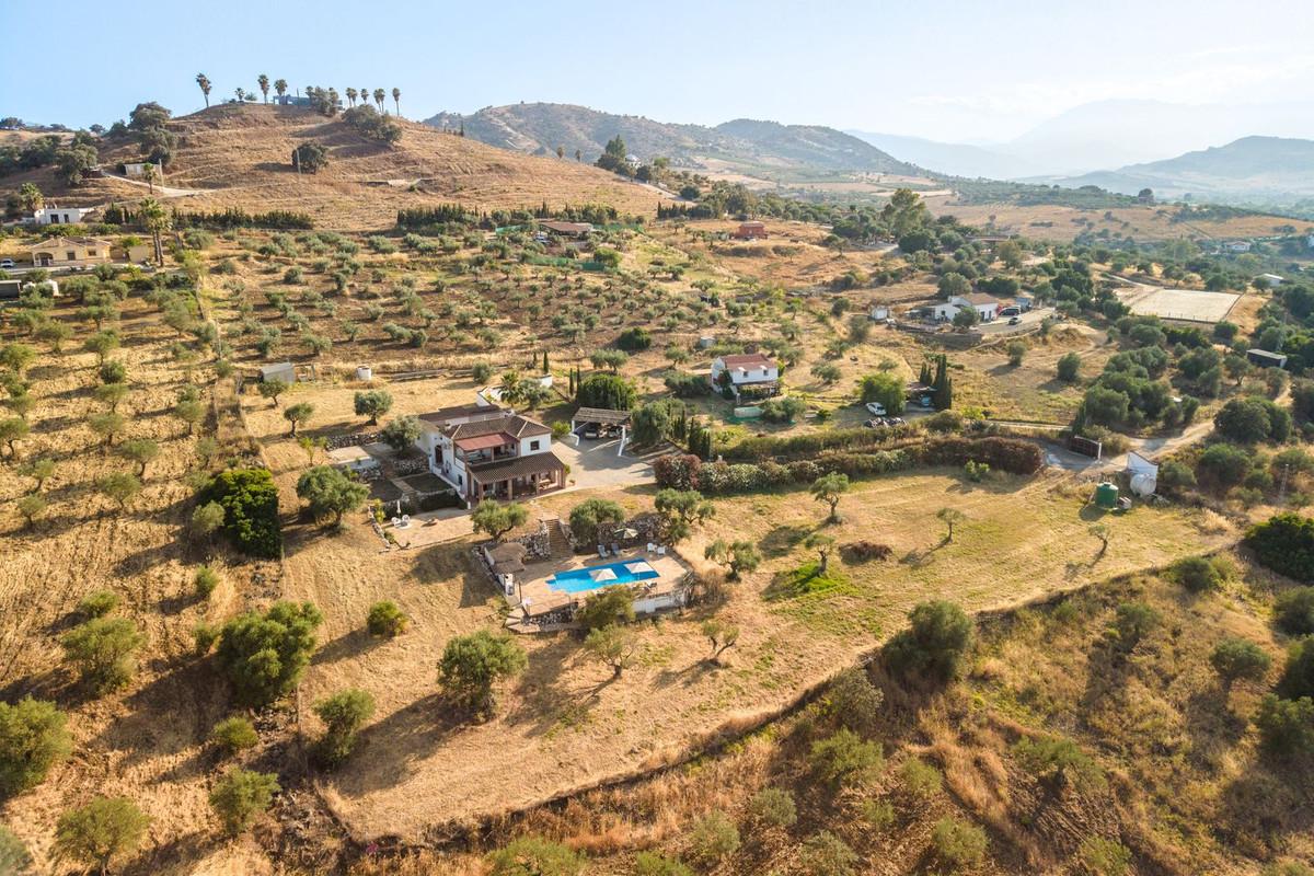 Villa for Sale in Coín