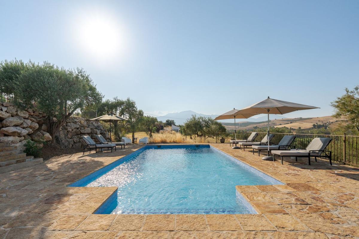 Villa for Sale in Coín