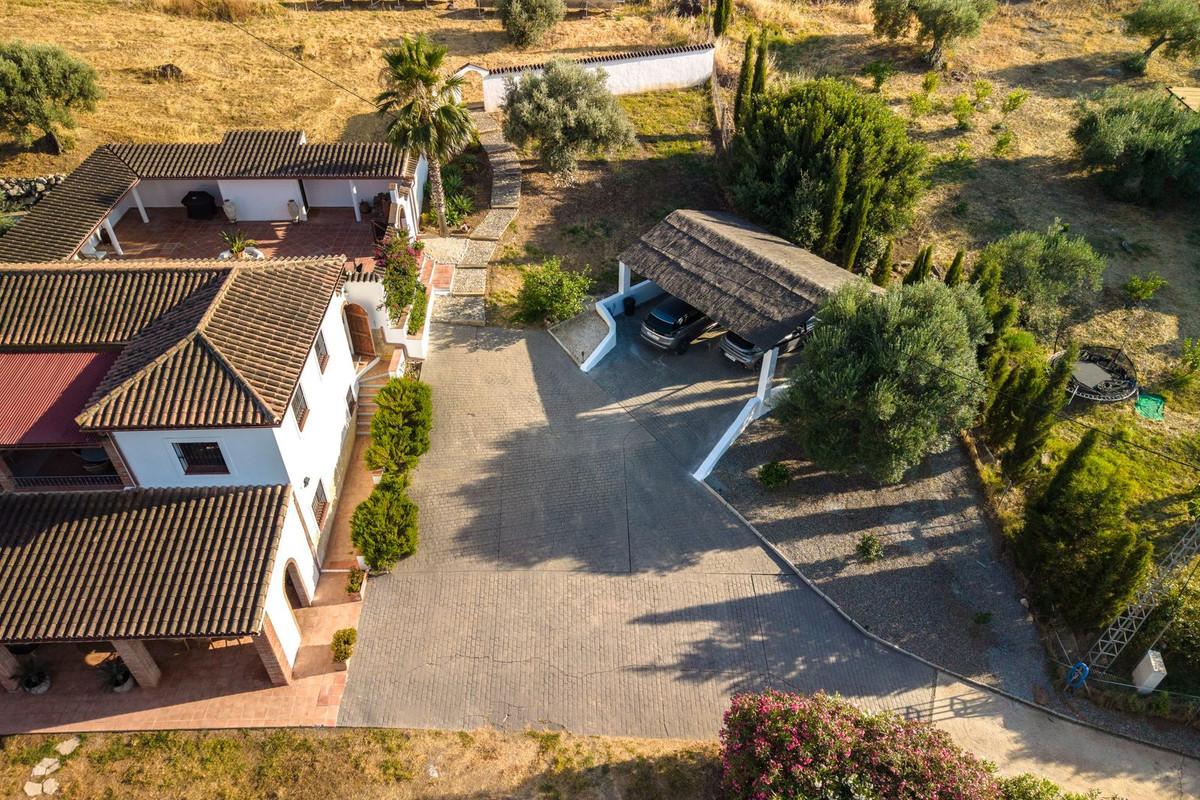 Villa for Sale in Coín