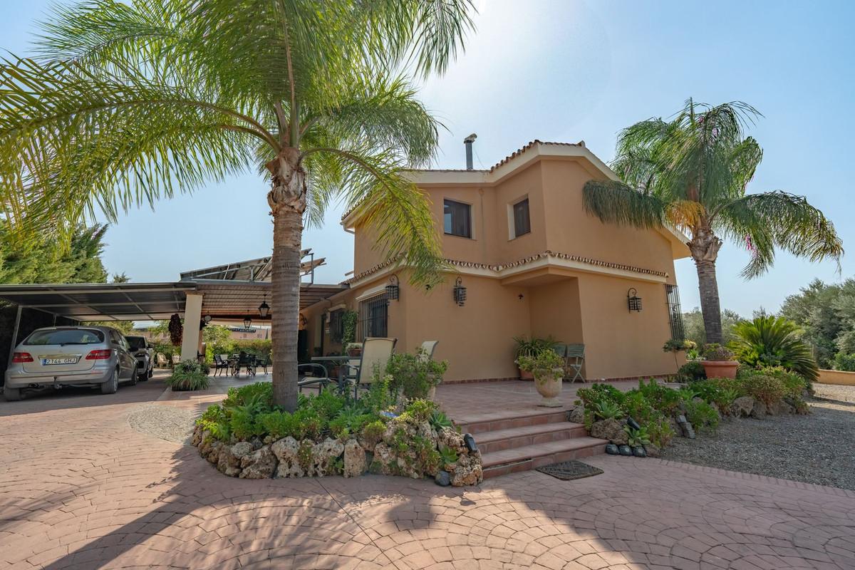 Villa for Sale in Coín