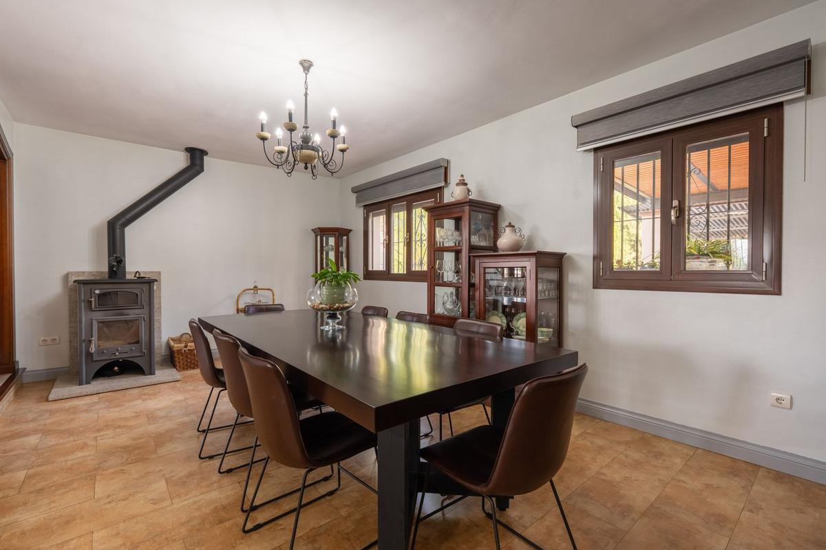 Villa for Sale in Coín