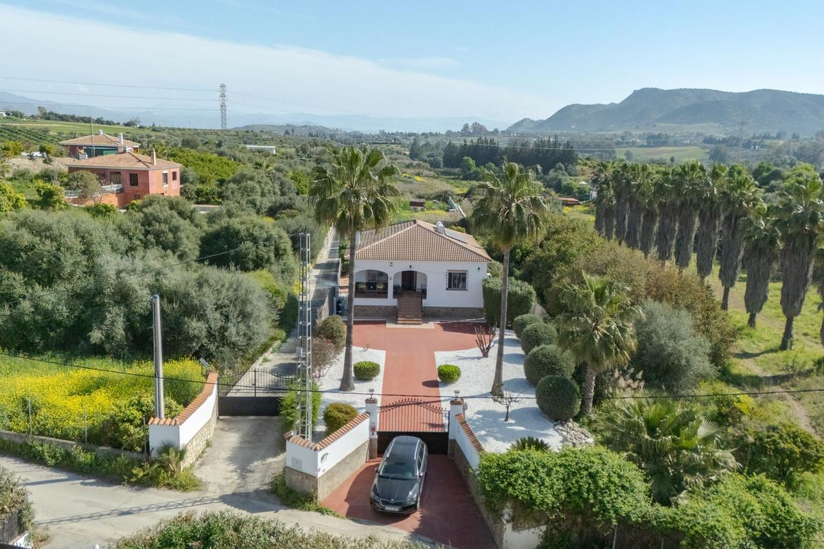 Villa for Sale in Alhaurín el Grande