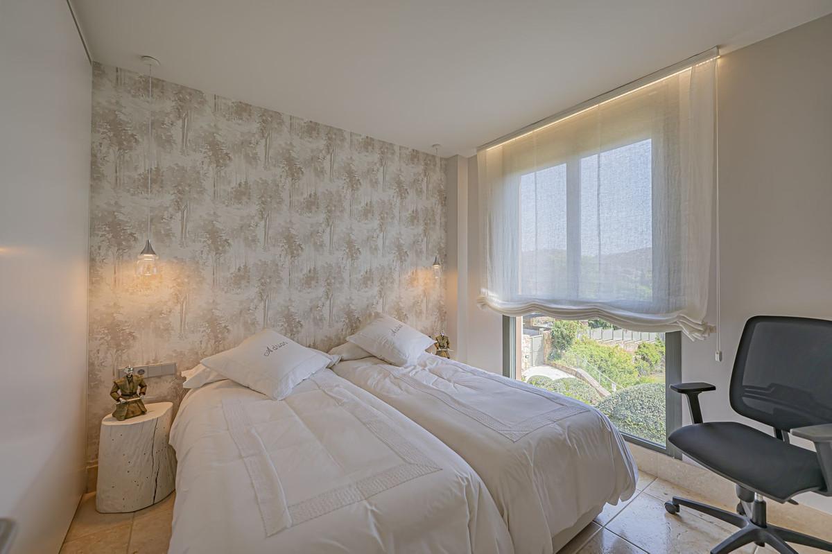 Apartment for Sale in Benahavís