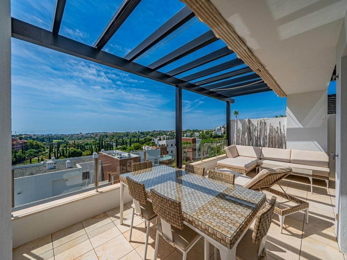 Apartment for Sale in Benahavís