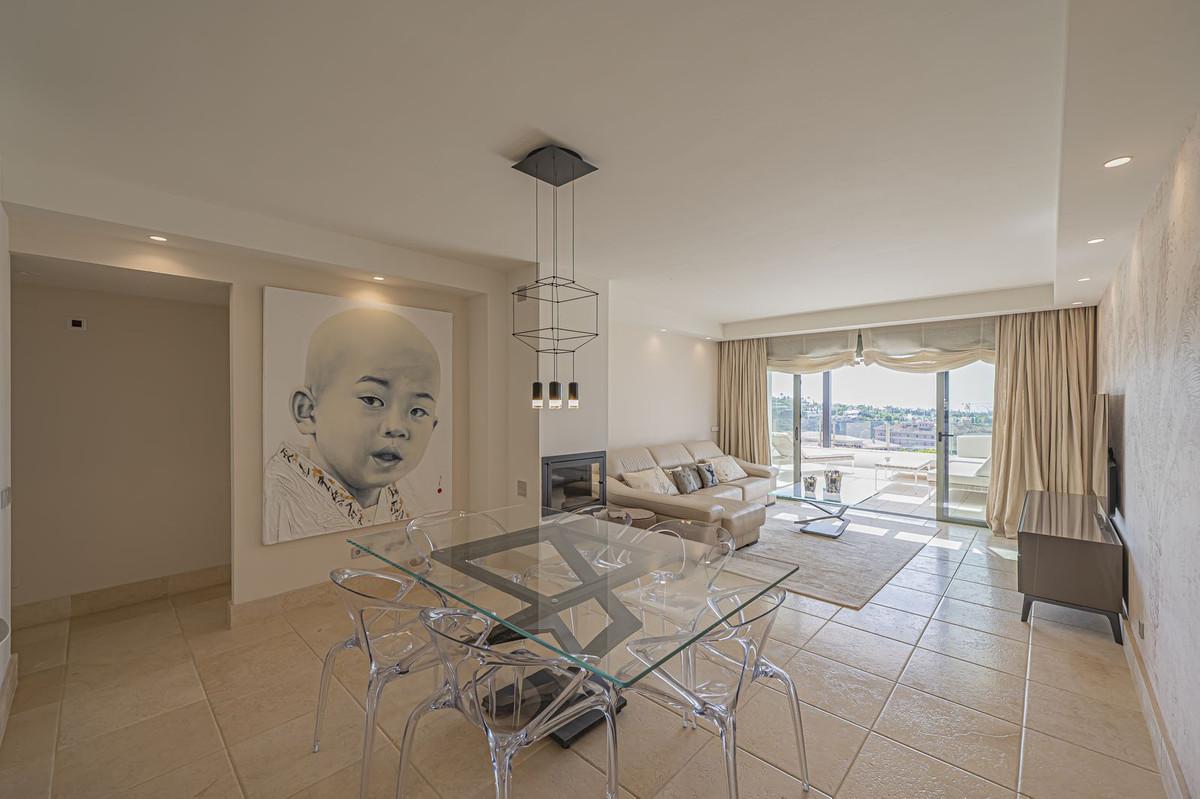 Apartment for Sale in Benahavís