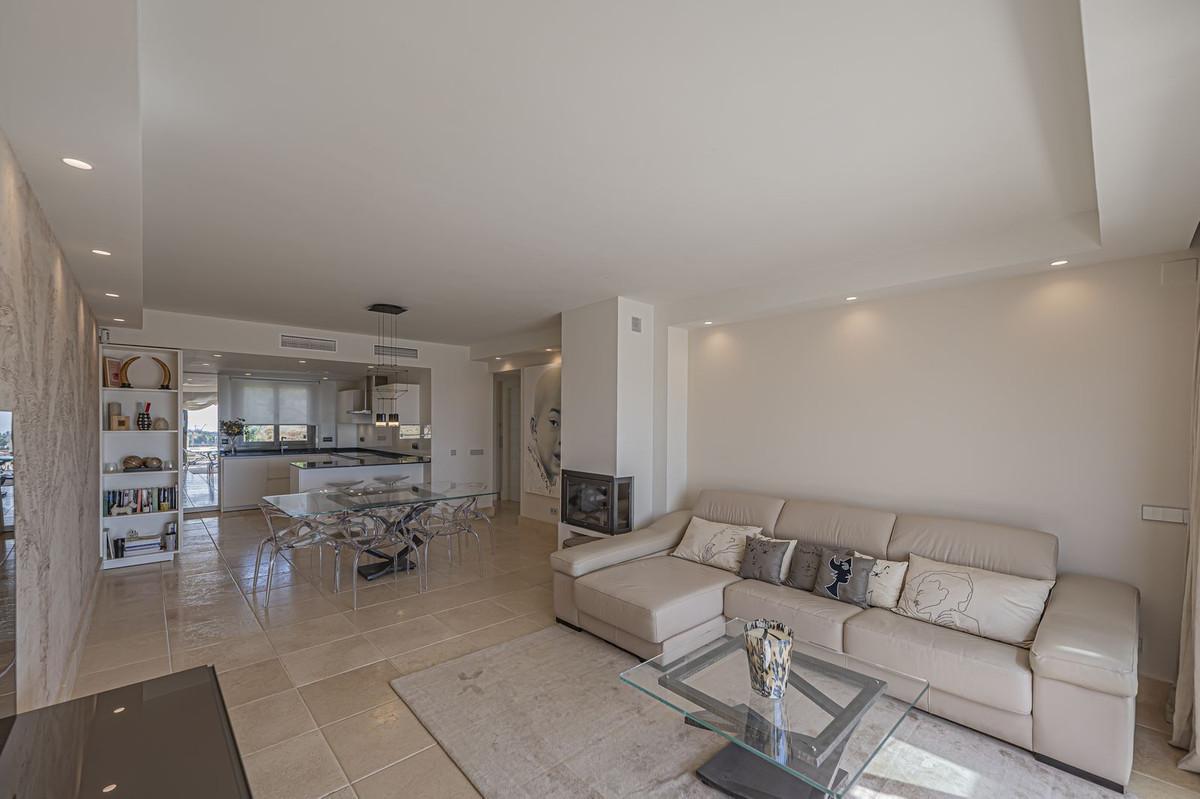 Apartment for Sale in Benahavís
