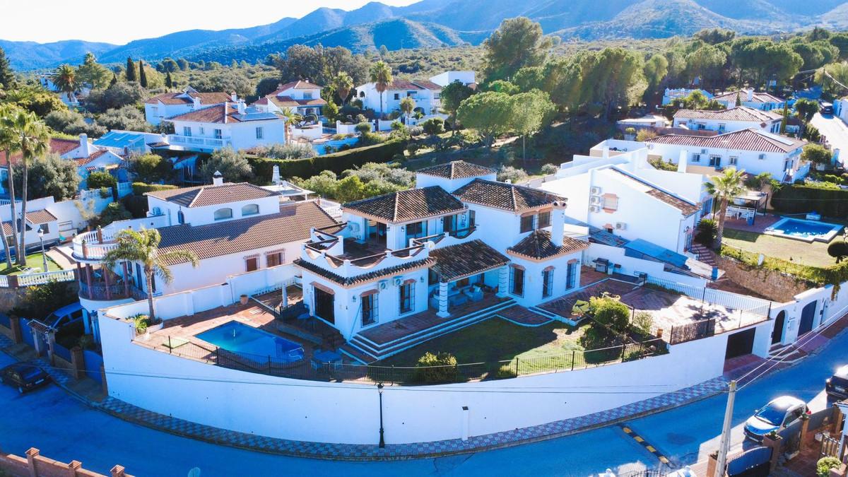 Villa for Sale in Alhaurín el Grande