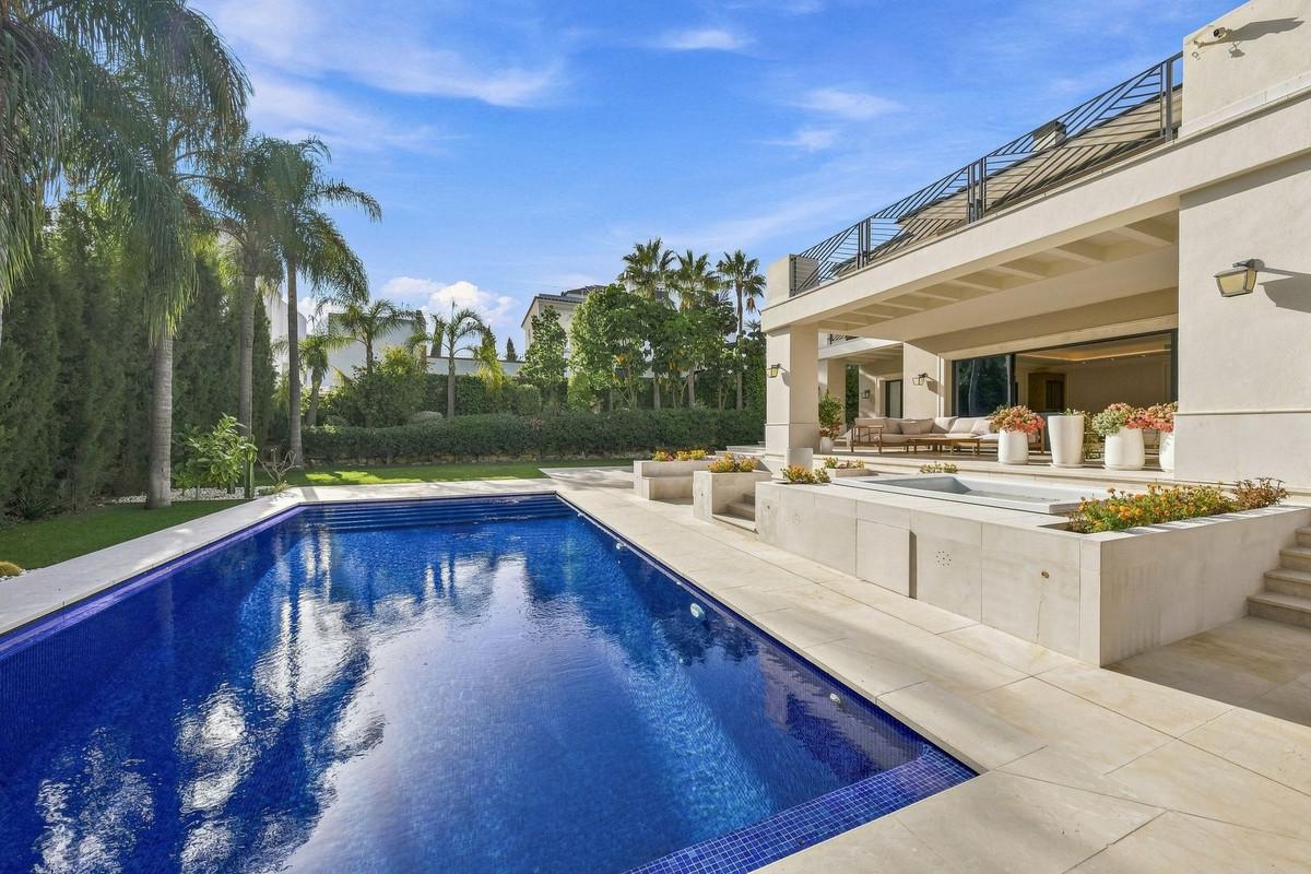 Villa for Sale in Benahavís