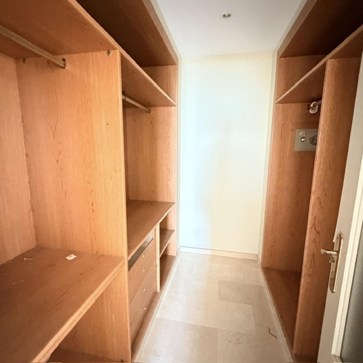 Penthouse for Sale in Benahavís