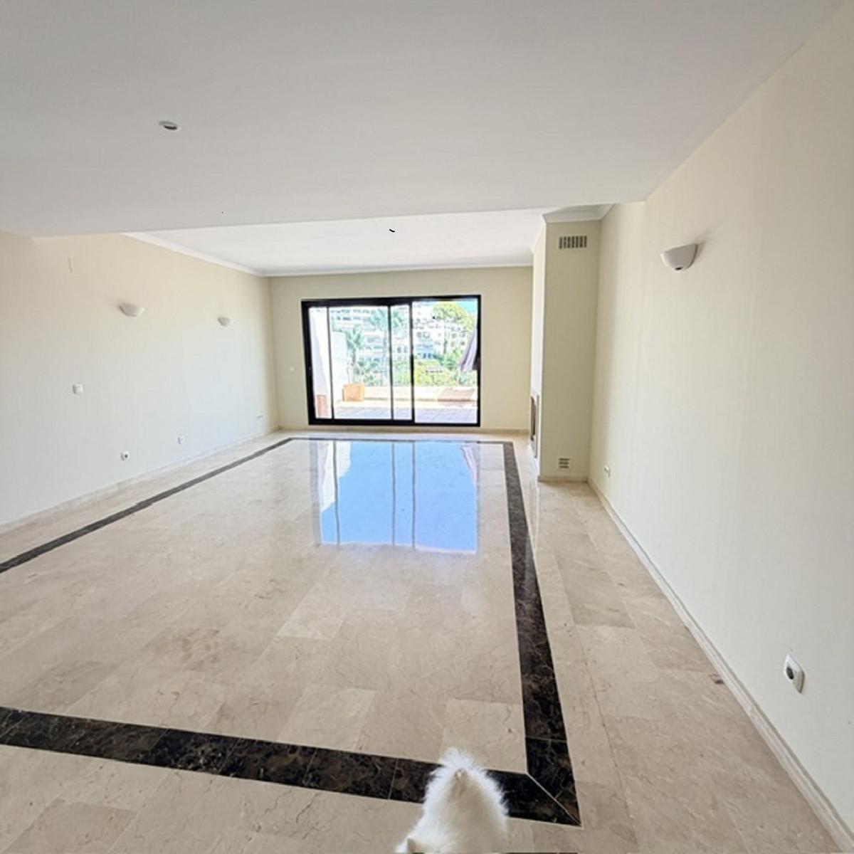 Penthouse for Sale in Benahavís