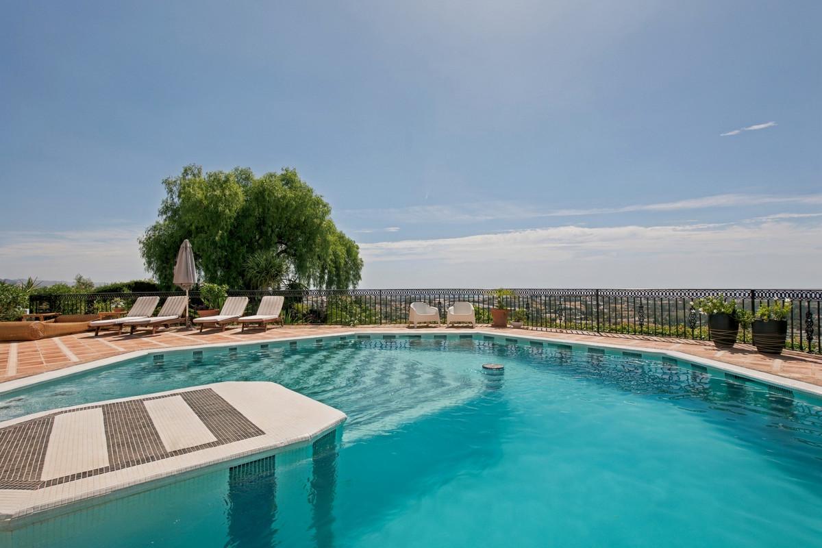 Villa for Sale in Benahavís