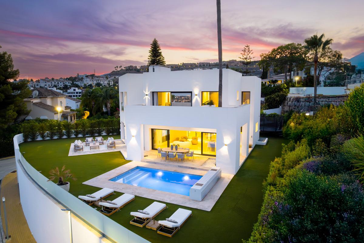Villa for Sale in Benahavís