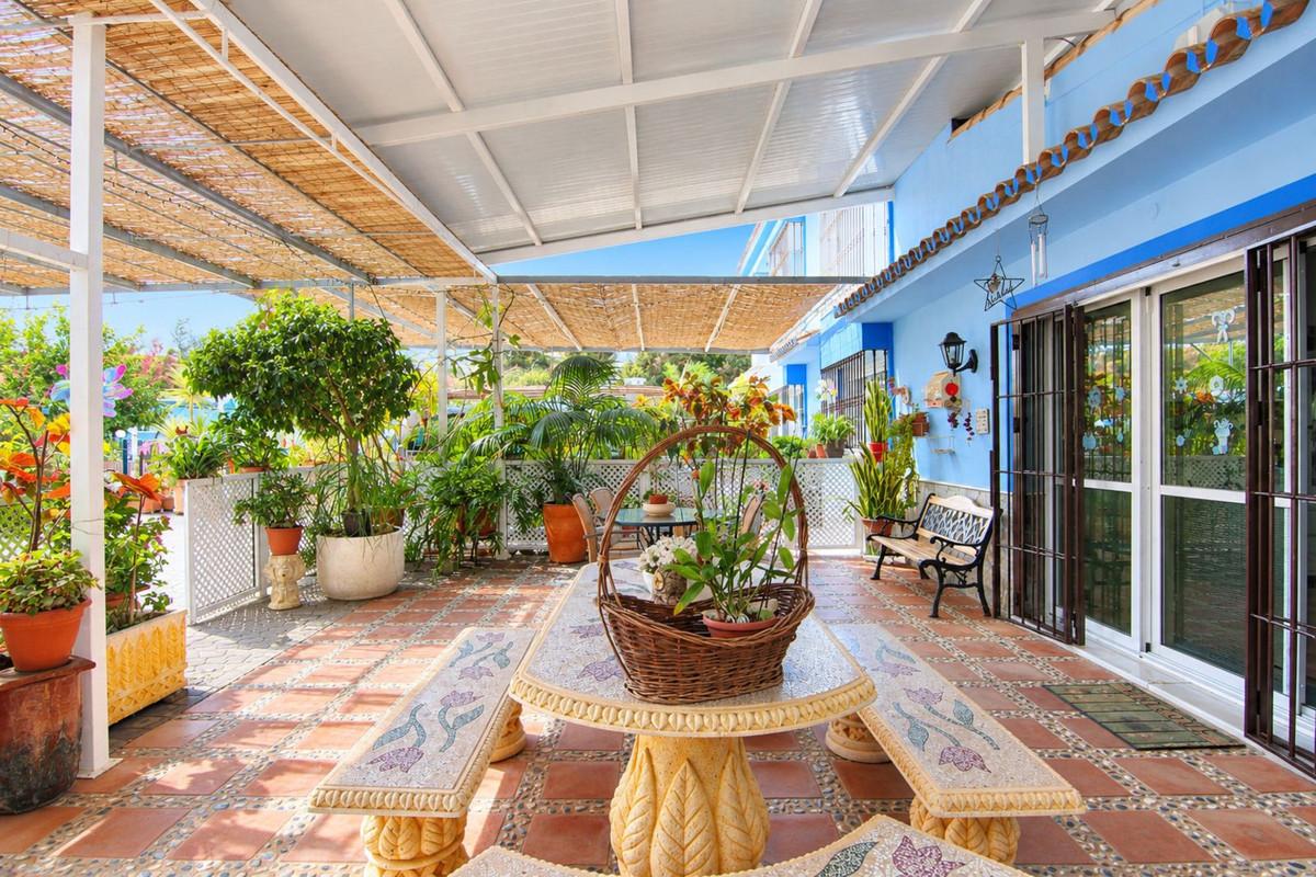Villa for Sale in Coín