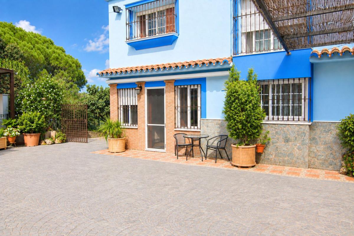 Villa for Sale in Coín