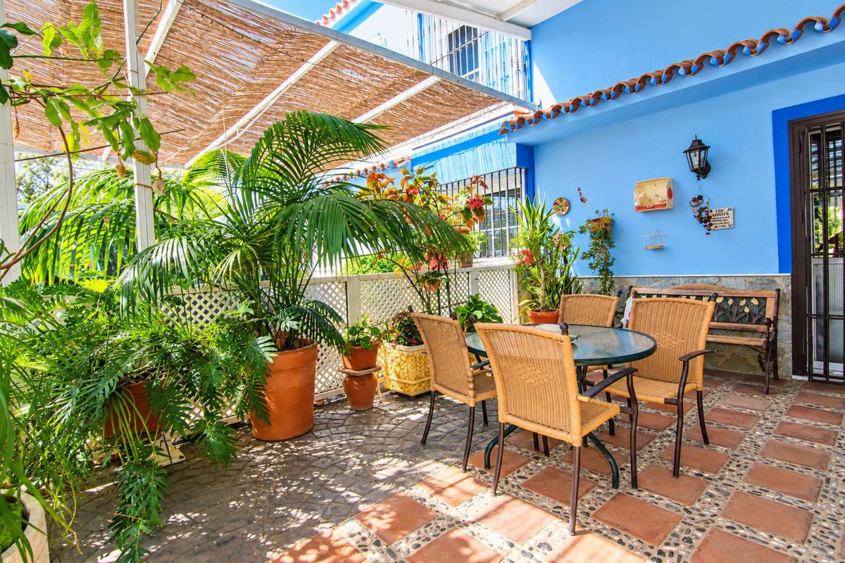 Villa for Sale in Coín