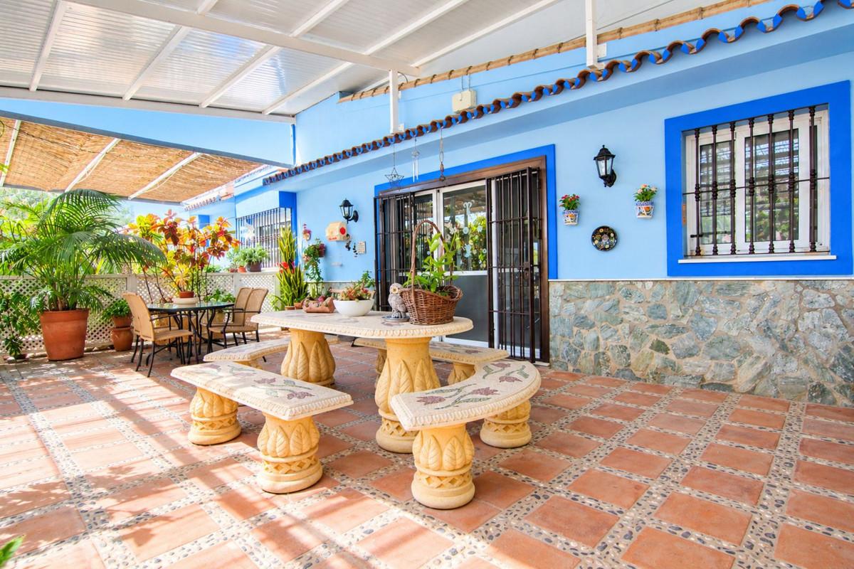 Villa for Sale in Coín