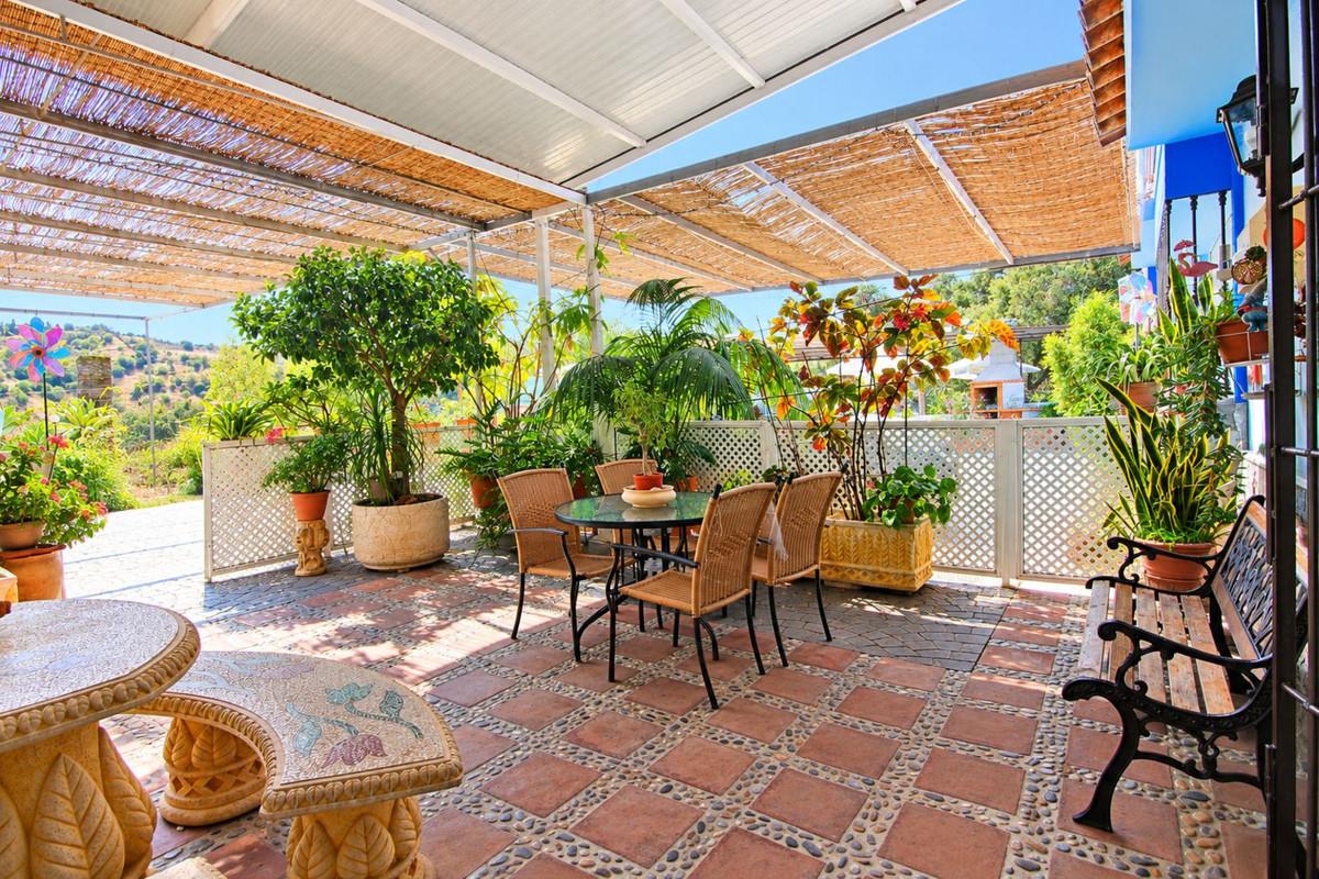 Villa for Sale in Coín
