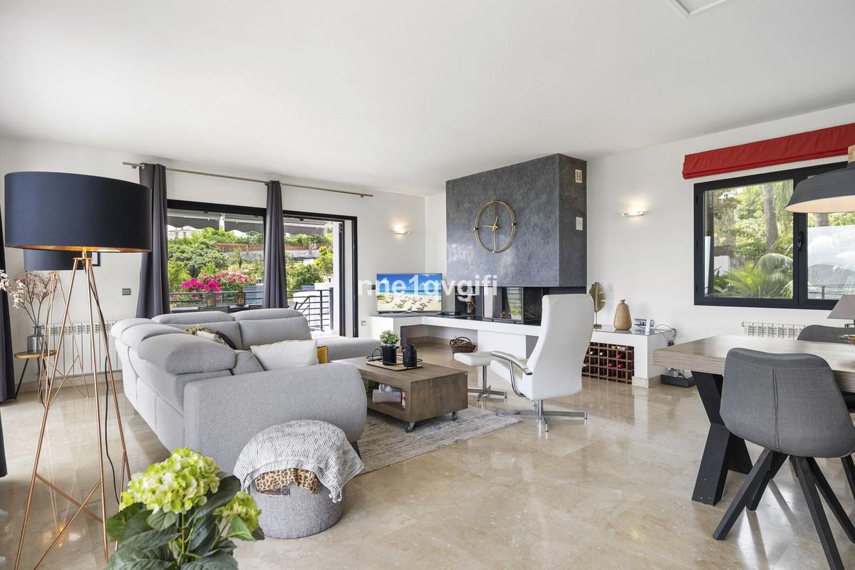 Villa for Sale in Coín