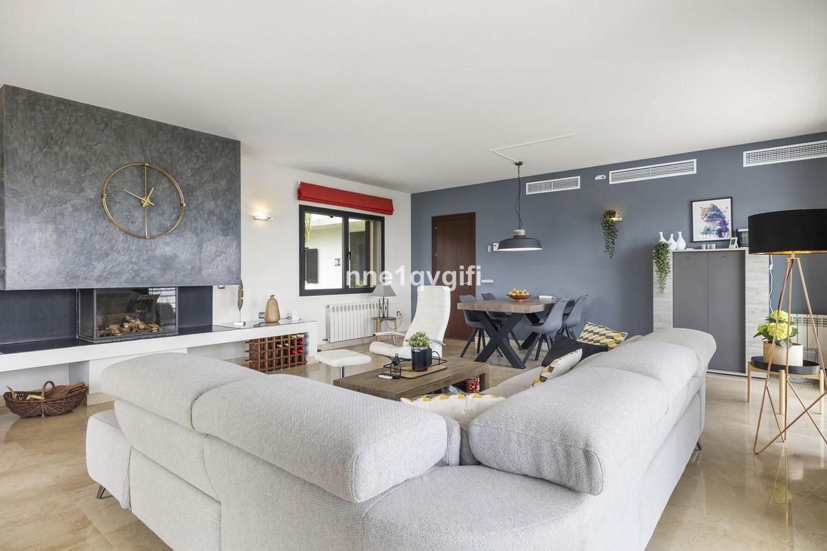 Villa for Sale in Coín
