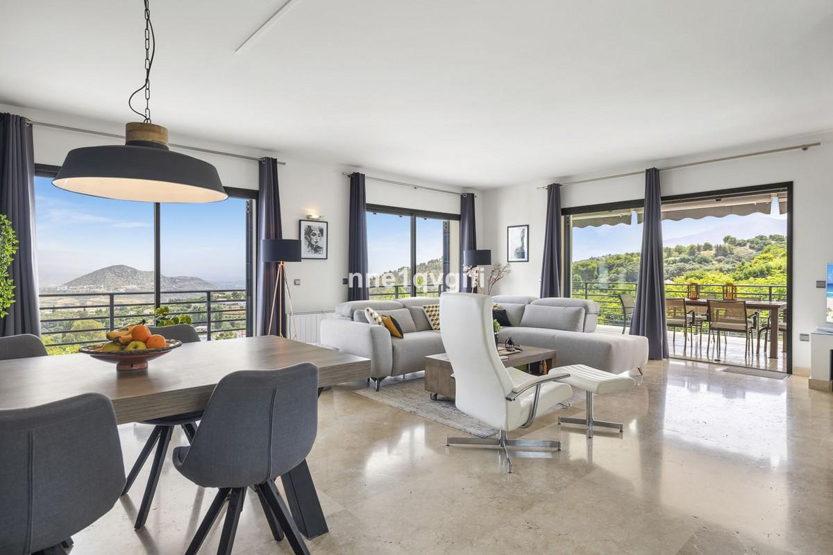 Villa for Sale in Coín