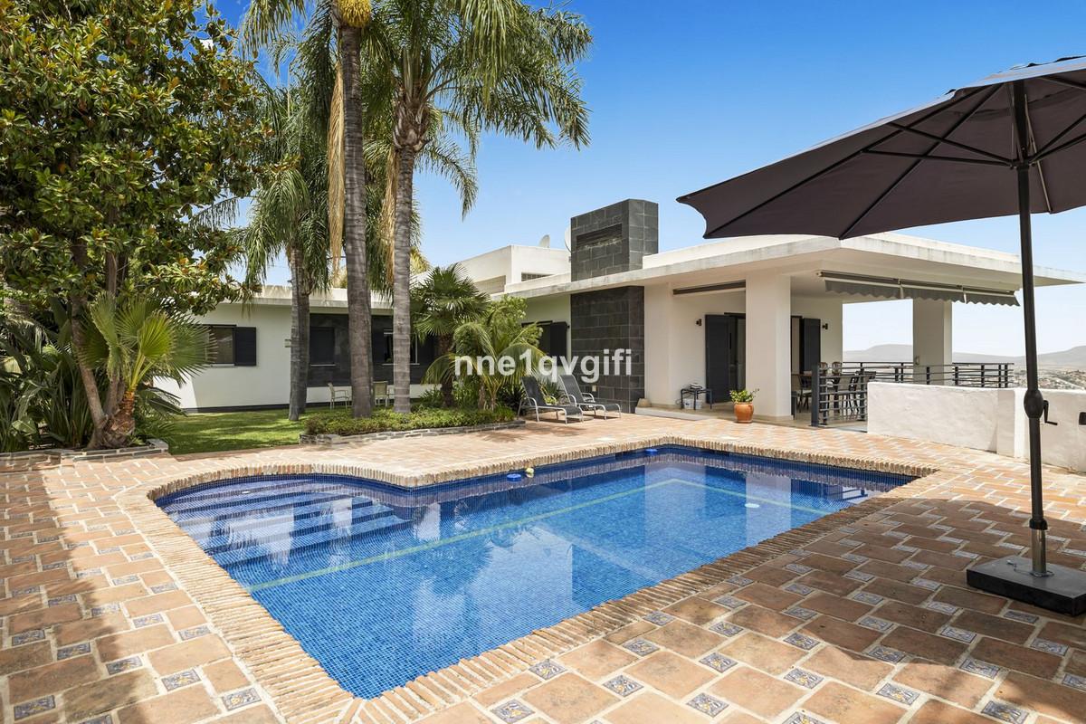 Villa for Sale in Coín