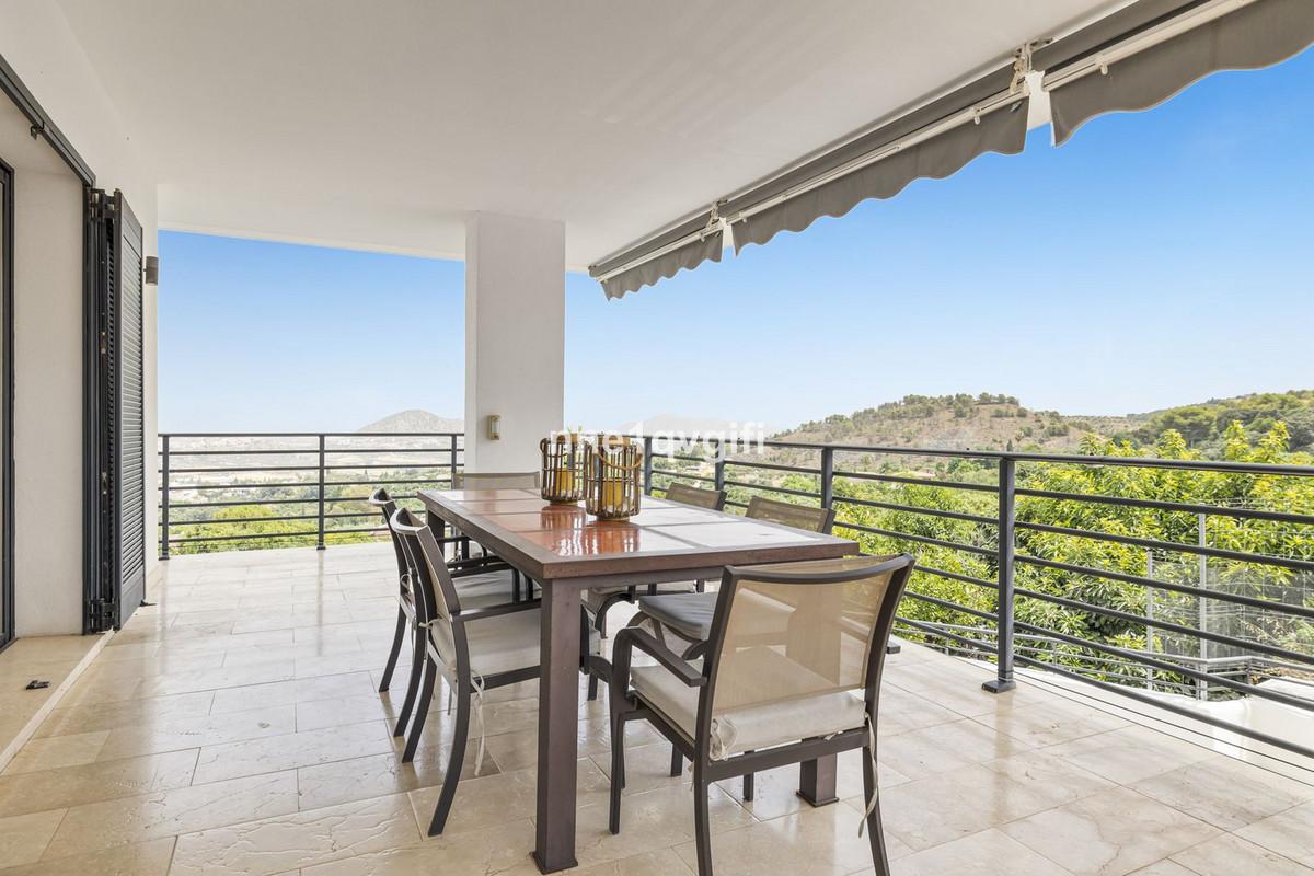 Villa for Sale in Coín