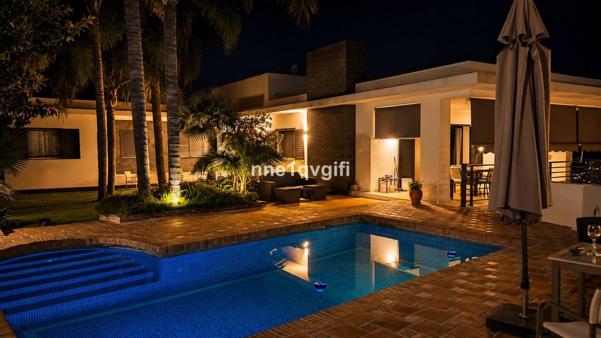 Villa for Sale in Coín