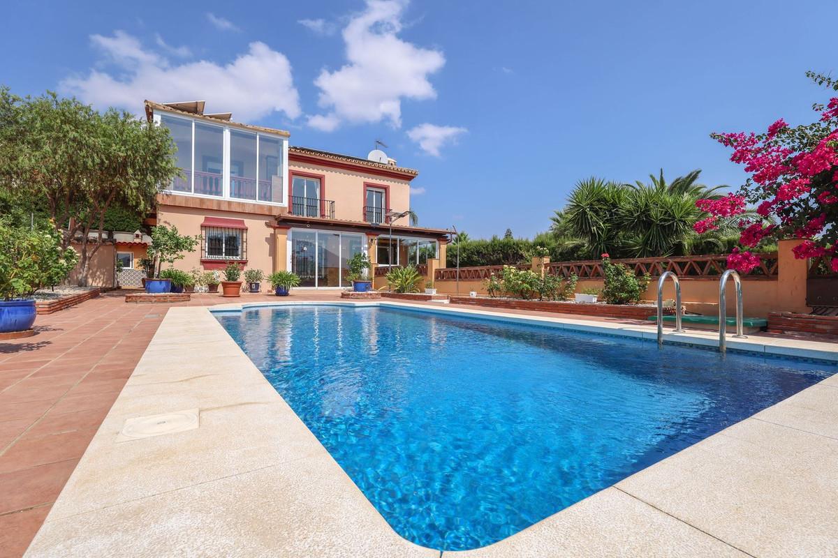 Villa for Sale in Coín