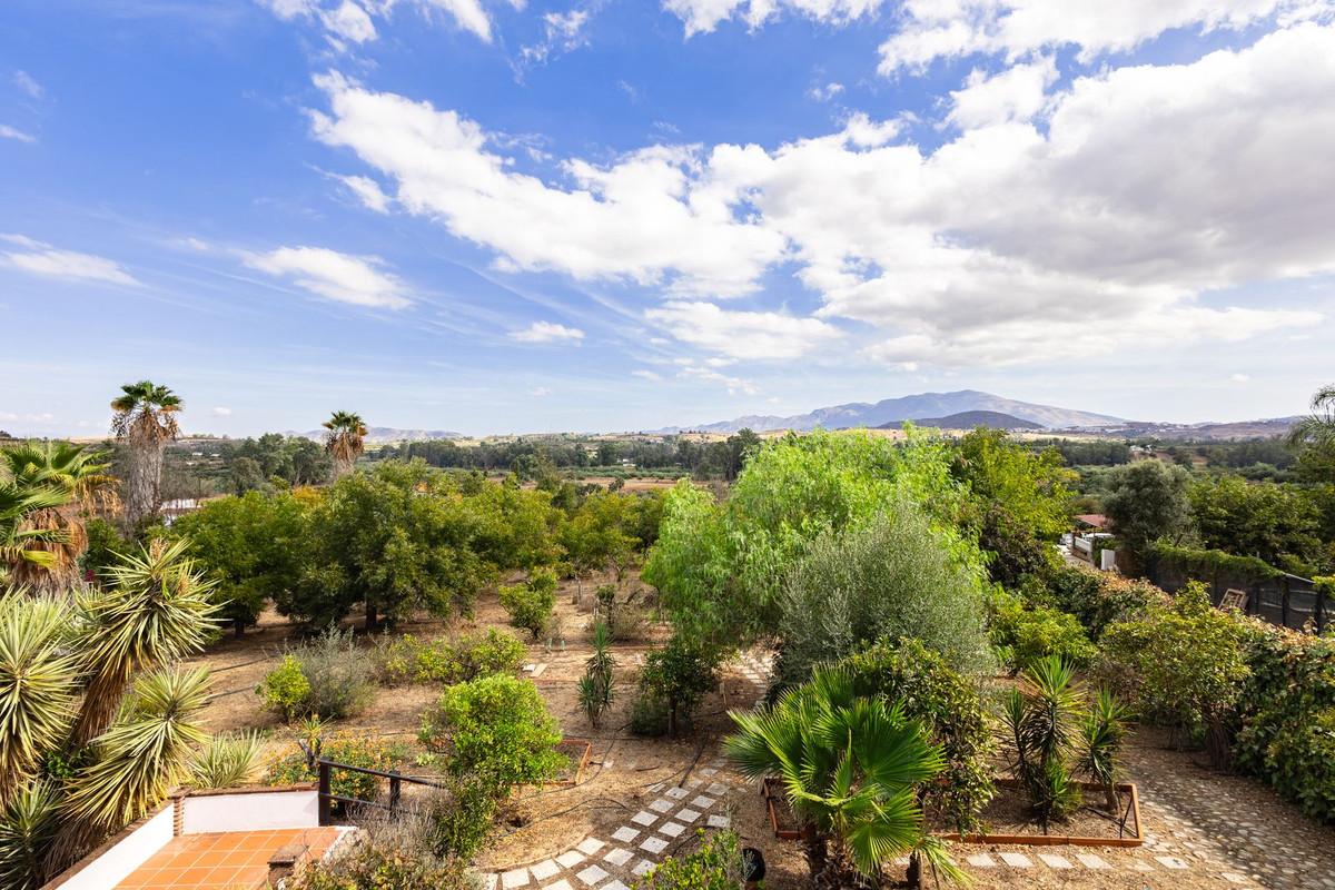 Apartment for Sale in Coín