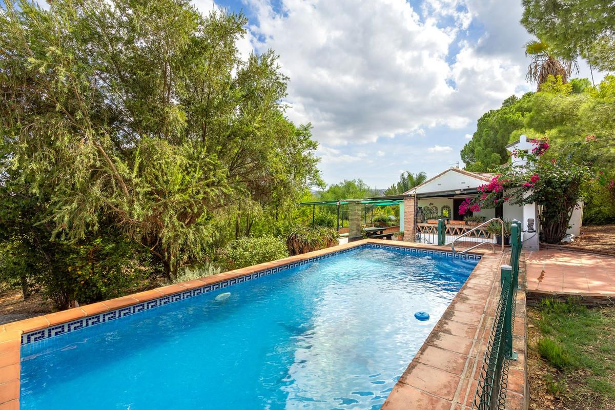 Apartment for Sale in Coín
