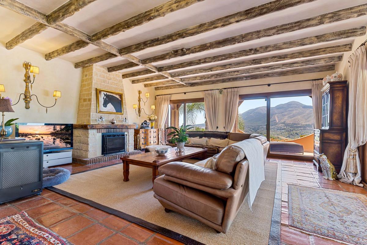 Apartment for Sale in Coín