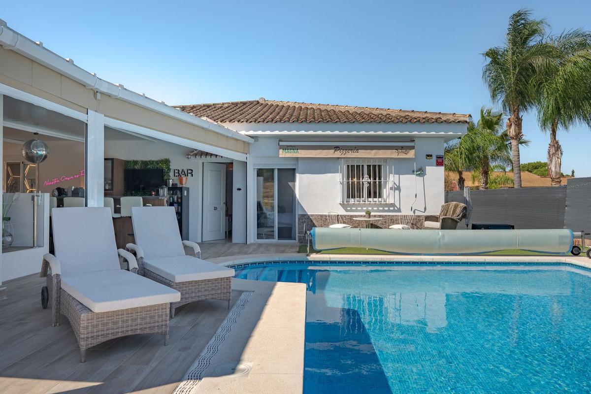 Villa en Venta en Coín